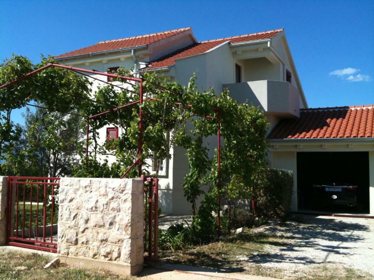 Apartments Villa Aurora Ražanac Exterior foto